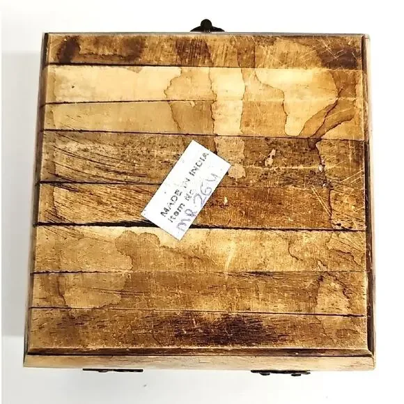 Vintage Ornate from India Tan Cream and Brass w/Felt Liner Trinket Box - Picture 8 of 9